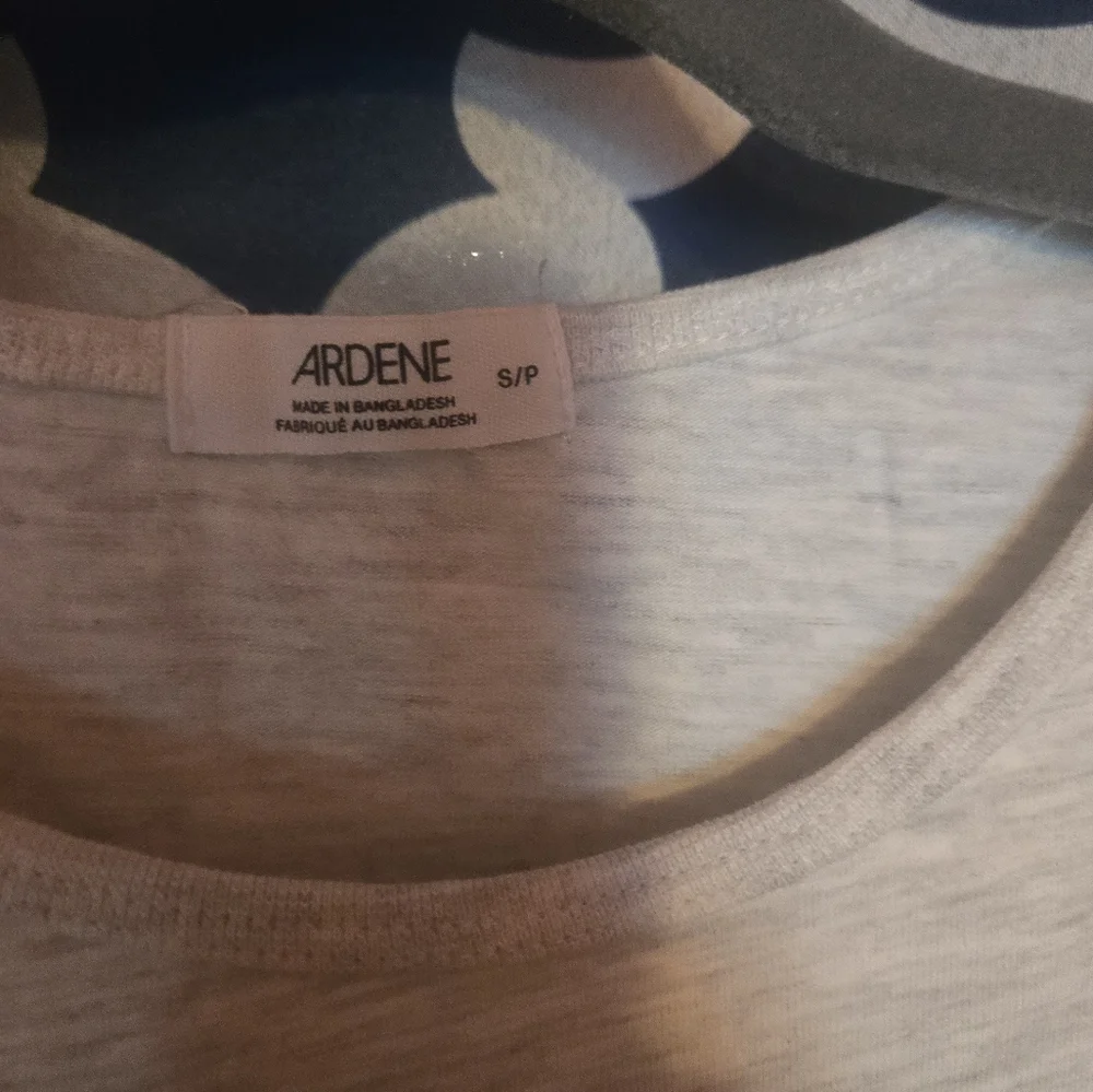 Ardene Gray Sleeveless "Mixed Feelings" Crop Top Size Small - Picture 3 of 4